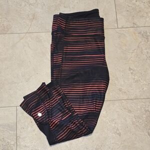 Lululemon Pace Rival Crop Full-On Luxtreme Twisted Dune Black Woman's Size 10